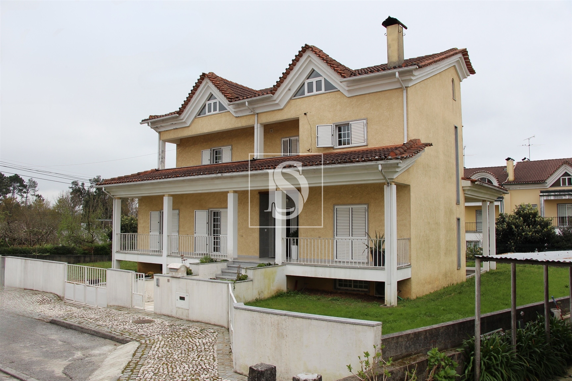 Moradia Isolada T4+1 em Orgens