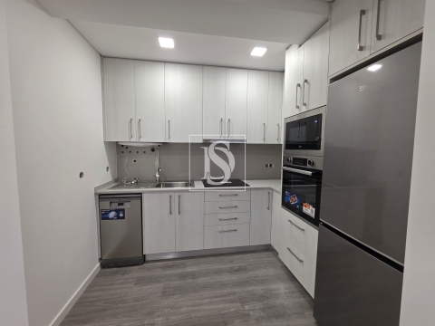 Apartamento T2 Renovado, no Botulho