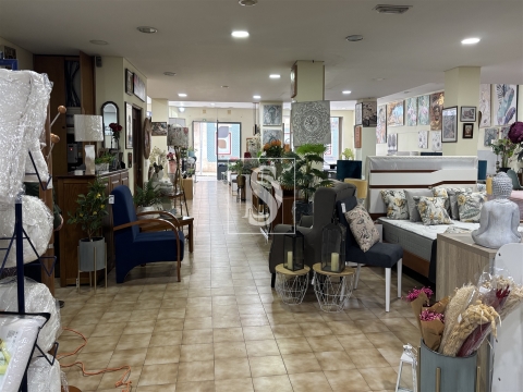 Espaço comercial com 598m² no Centro Viseu